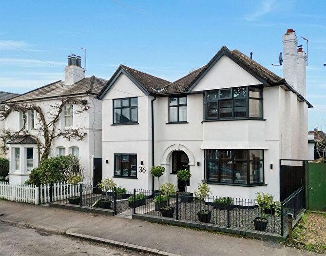 5 Bedroom Detached House For Sale In Cherry Orchard Road, West Molesey, KT8