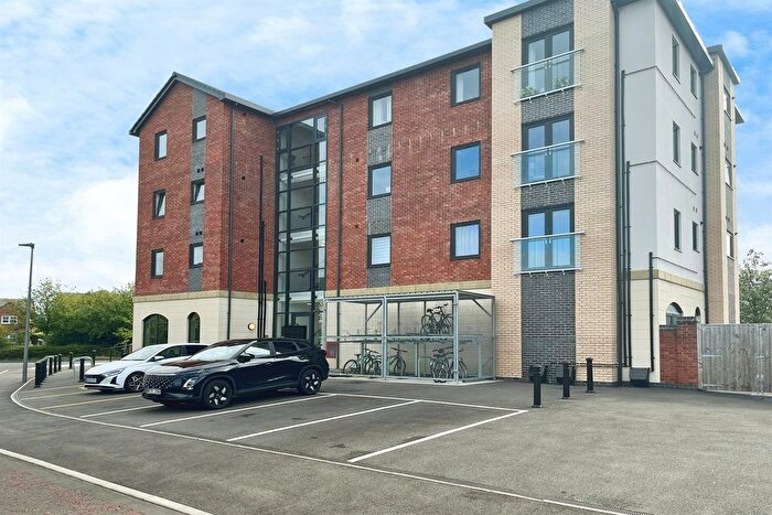 2 Bedroom Flat For Sale In Newtons Fold, Leigh, WN7