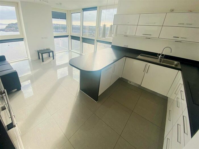 2 Bedroom Flat To Rent In Ferry Court, Cardiff, CF11