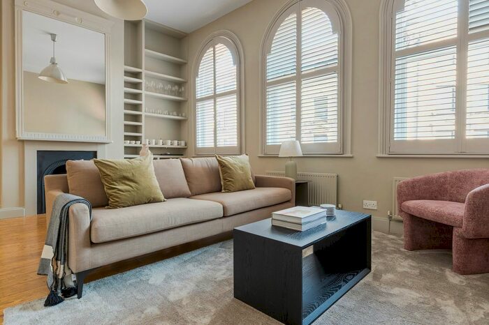 2 Bedroom Flat To Rent In Farringdon, EC1V