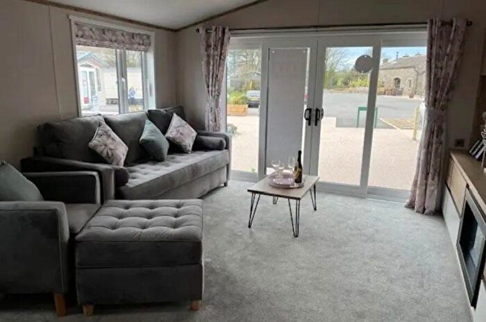 2 Bedroom Park Home For Sale In Bowland Fell Holiday Park, BD23
