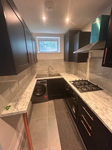 2 Bedroom Flat To Rent In A Wellington Gardens, London, SE7
