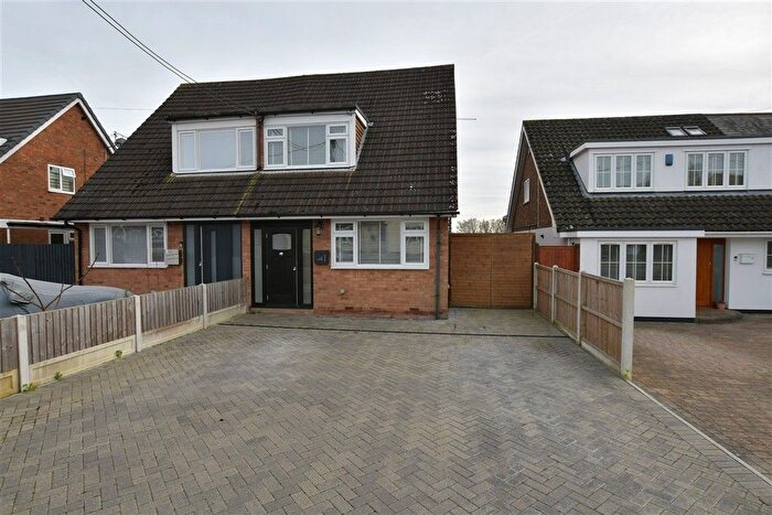 3 Bedroom Semi Detached House For Sale In Church Street, Billericay, Essex, CM11
