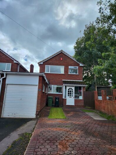 3 Bedroom Detached House To Rent In Birch Drive, Halesowen, B62