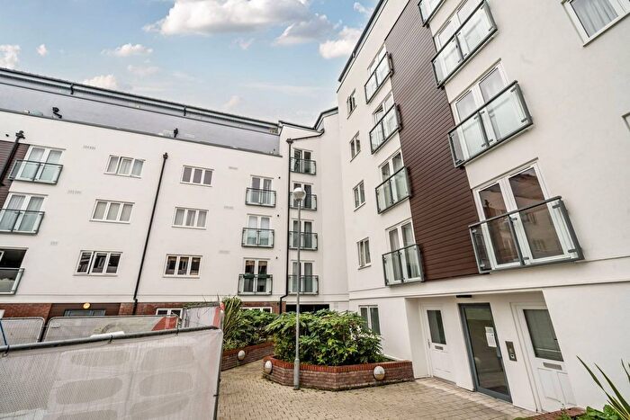 2 Bedroom Flat For Sale In Stane Grove, Clapham, London, SW9