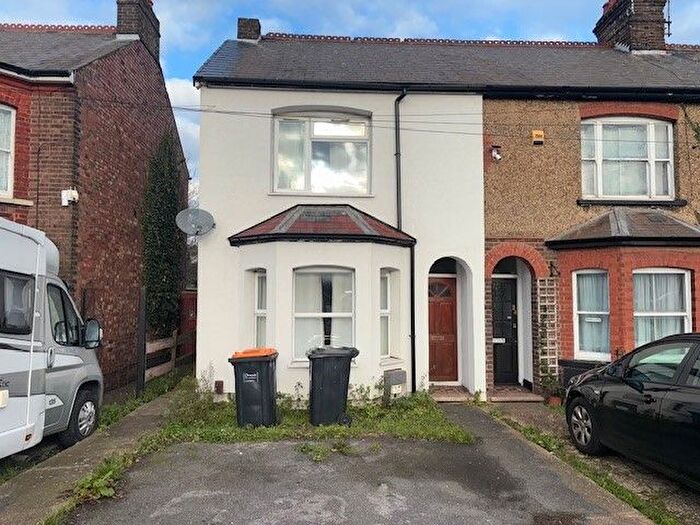 3 Bedroom Terraced House To Rent In Luton Road, Dunstable, LU5