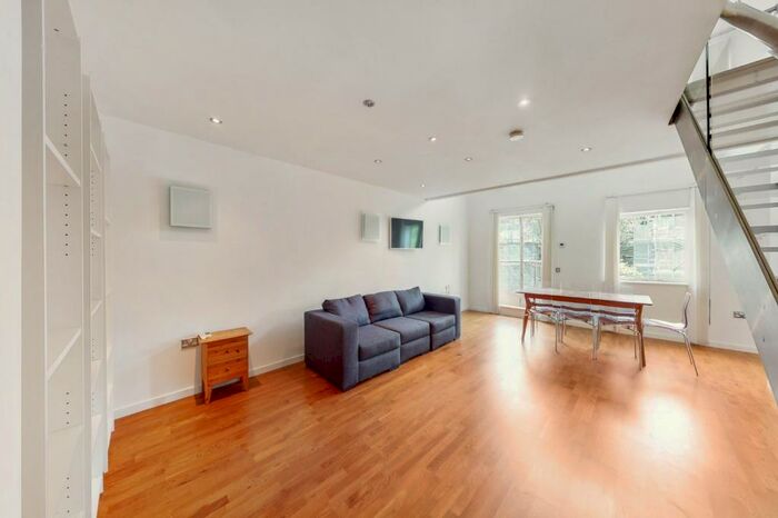 2 Bedroom Apartment To Rent In Myddelton Passage, EC1R