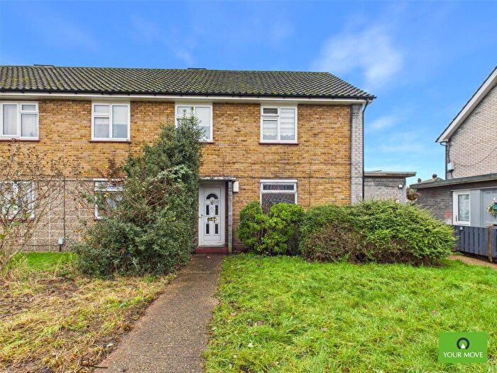 2 Bedroom Flat For Sale In Fyfield Road, Rainham, RM13