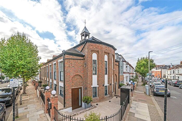 3 Bedroom Terraced House To Rent In Kellino Street, Wandsworth, London, SW17