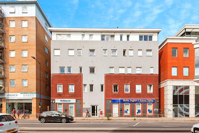 1 Bedroom Flat For Sale In High Street, Slough, SL1