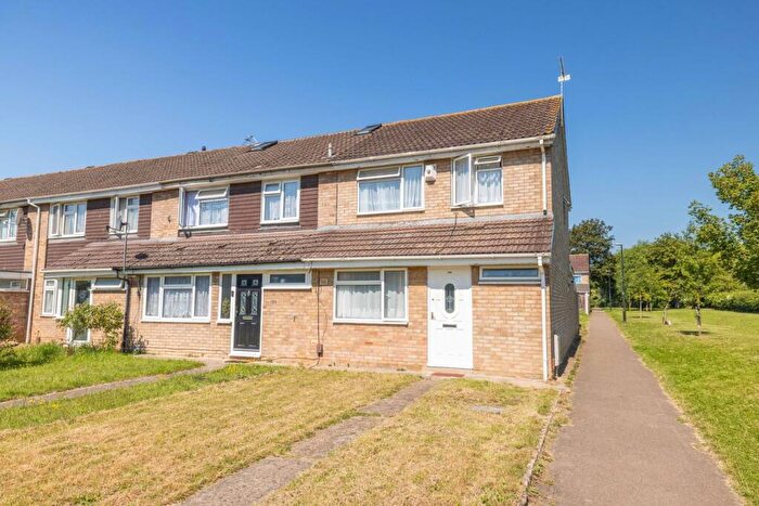 5 Bedroom Terraced House For Sale In Goodman Park, Slough, SL2