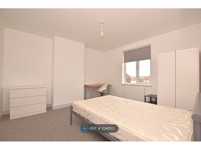 4 Bedroom Semi-Detached House To Rent In Northville Road, Bristol, BS7