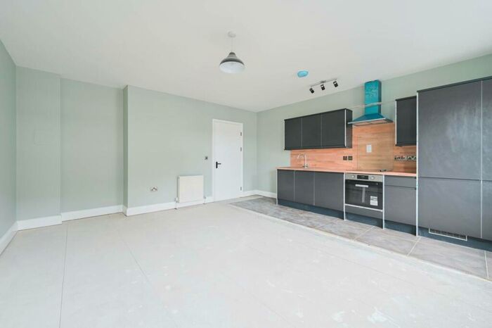 Studio To Rent In St. James'S Street, London, , Walthamstow, London, E17