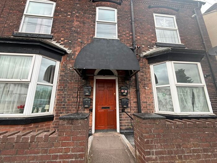 2 Bedroom Flat To Rent In Bloxwich Road, Walsall, WS2