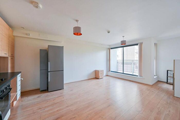 2 Bedroom Flat To Rent In Berber Parade, Woolwich, London, SE18