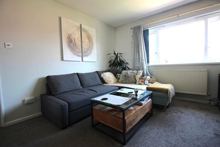 1 Bedroom Flat To Rent In Luffield Road, London, SE2