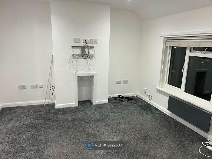 1 Bedroom Flat To Rent In Hereford Road, Weymouth, DT4