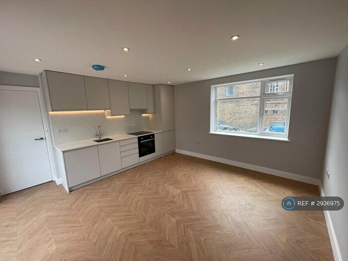 1 Bedroom Flat To Rent In Halons Road, London, SE9