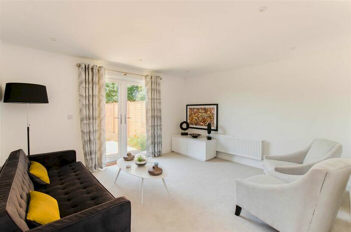 2 Bedroom Bungalow For Sale In St. Mary's Court, NR12