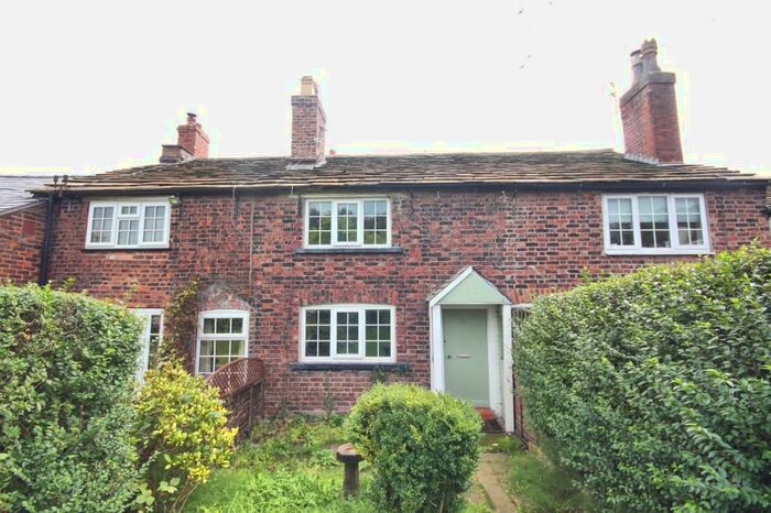2 Bedroom Cottage To Rent In Woodford Road, Wilmslow, Cheshire, SK9