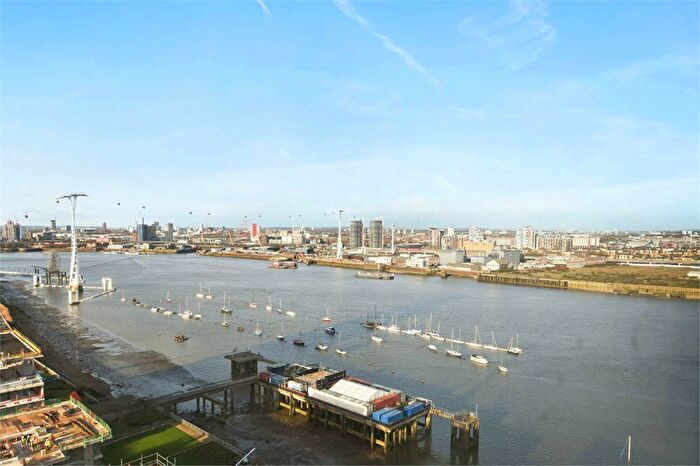 2 Bedroom Flat For Sale In City Peninsula, Barge Walk, Greenwich, SE10