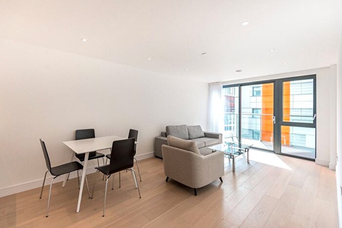 Studio To Rent In Commercial Street, London, E1
