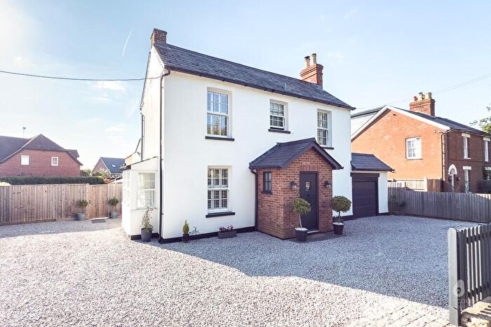 4 Bedroom Detached House For Sale In Newell Green, Berkshire, RG42