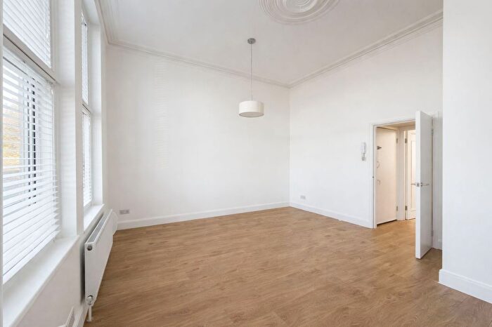 1 Bedroom Flat To Rent In Stamford Hill, London, N16