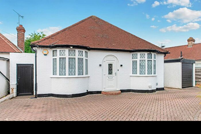 2 Bedroom Detached House For Sale In Pams Way, Epsom, KT19