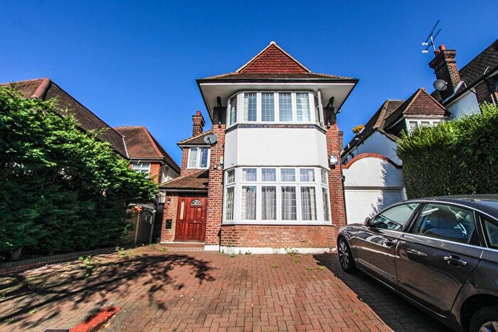 4 Bedroom Detached House To Rent In Armitage Road, London, NW11