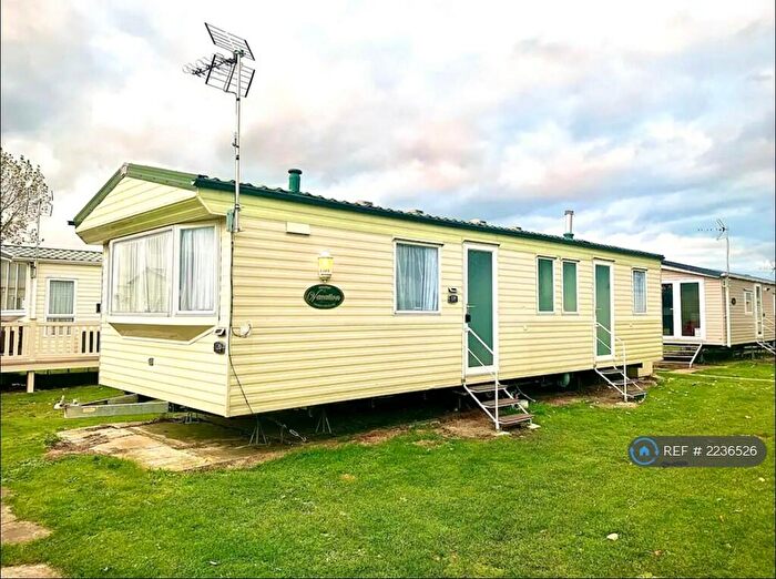 3 Bedroom Mobile Home To Rent In Seawick, Clacton, CO16