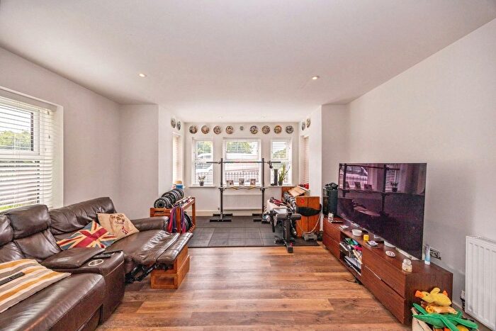 1 Bedroom Flat For Sale In Merritt Way, Waterlooville, Hampshire, PO8