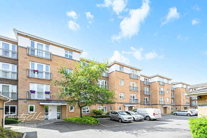 1 Bedroom Flat For Sale In Morton Close, London, E1