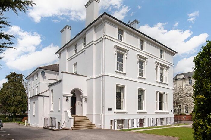 2 Bedroom Flat For Sale In The Park, Cheltenham, GL50