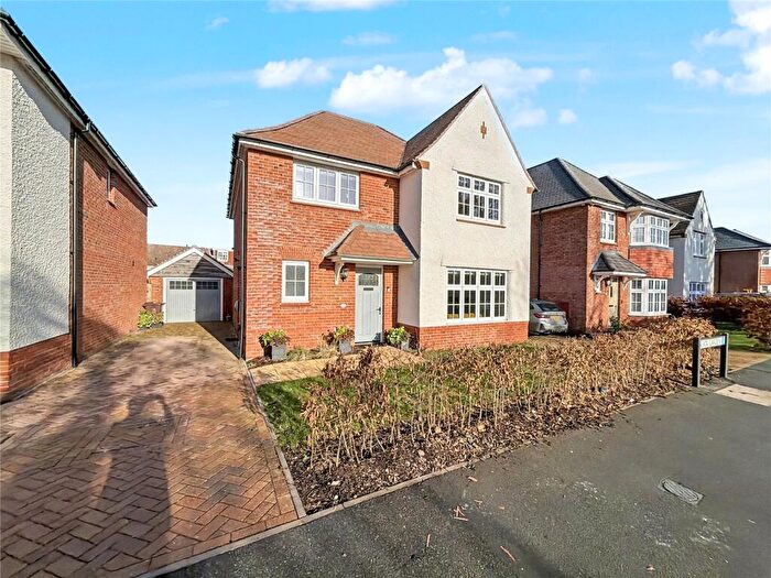 4 Bedroom Detached House For Sale In Beata Gardens, Rainham, Gillingham, Kent, ME8