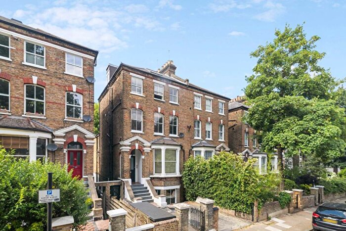2 Bedroom Flat To Rent In Hartham Road, London, N7