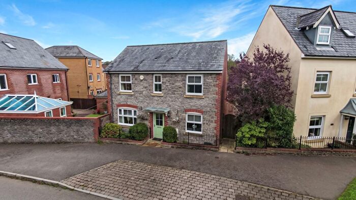 3 Bedroom Detached House For Sale In Dragon Way, Penallta, CF82