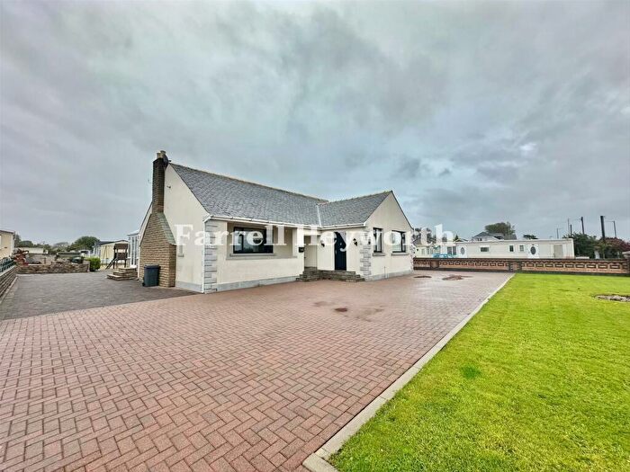 3 Bedroom Bungalow To Rent In Oxcliffe Road, Heysham, LA3