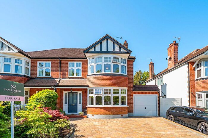 4 Bedroom Semi-detached House For Sale In South Drive, Ruislip, HA4