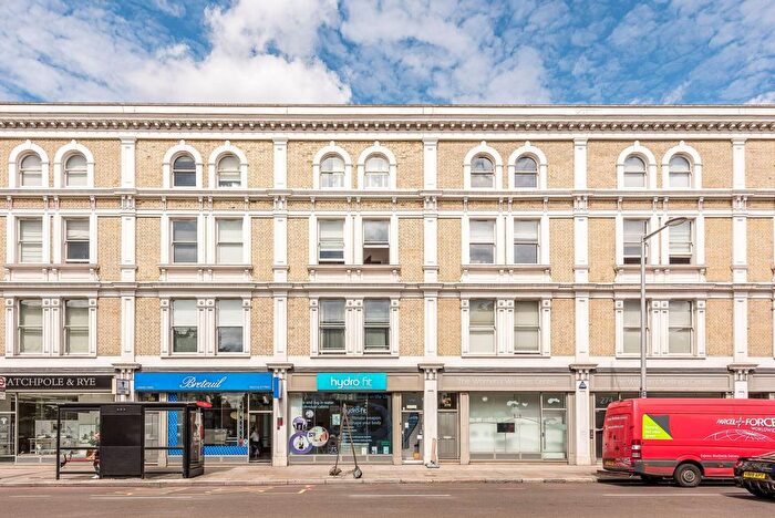 2 Bedroom Flat For Sale In Fulham Road, Chelsea, London, SW10