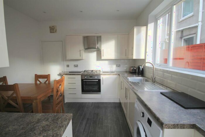 2 Bedroom Flat To Rent In Fishponds Road, Fishponds, Bristol, BS16