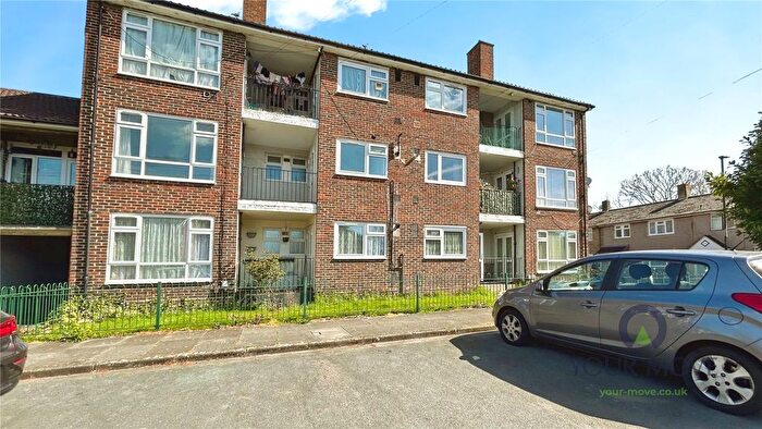 2 Bedroom Flat To Rent In Ampleforth Road, London, SE2