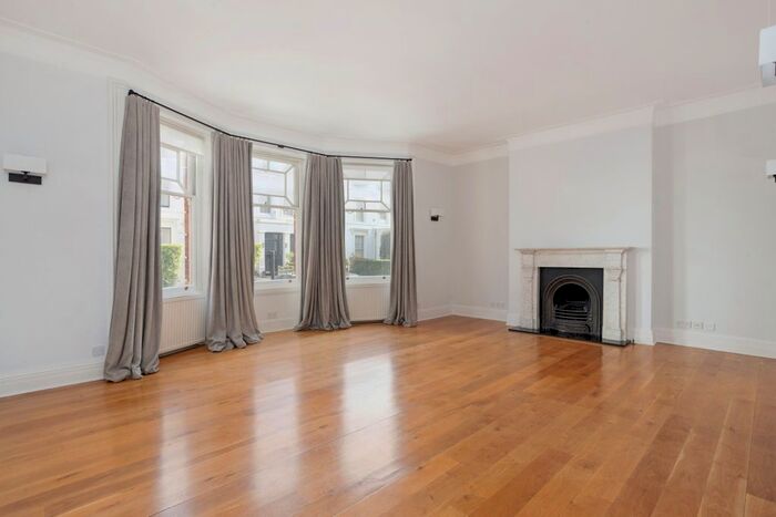 4 Bedroom Flat To Rent In Wynnstay Gardens, London, W8