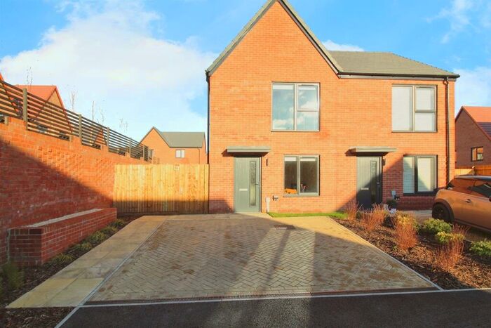 2 Bedroom Semi-Detached House For Sale In Woodcote Way, Chesterfield, S40