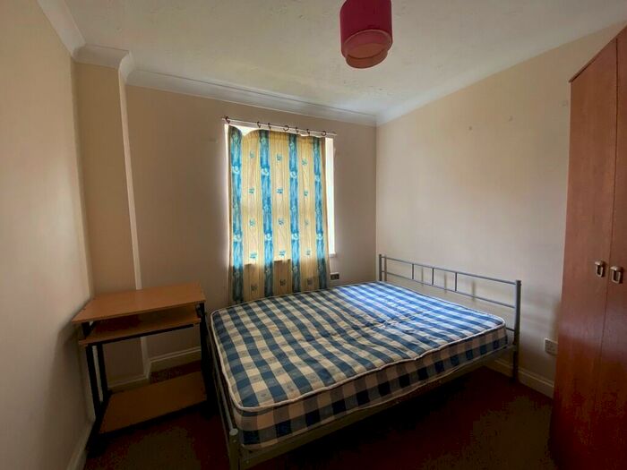 2 Bedroom Flat To Rent In Bowden Lane, Mill Court, SO17