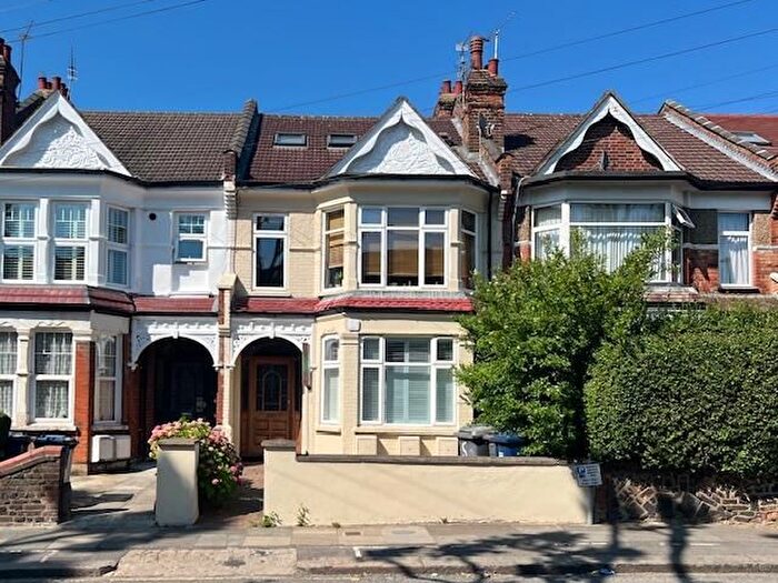 1 Bedroom Flat For Sale In Woodside Lane, Woodside Park, N12