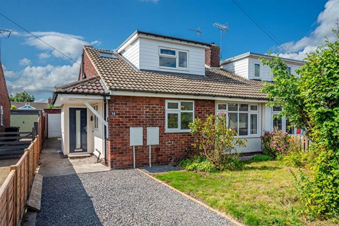 4 Bedroom Semi-Detached House To Rent In Borrowdale Drive, Rawcliffe, York, YO30