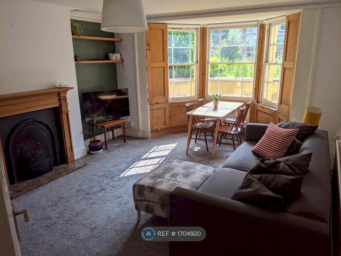 2 Bedroom Flat To Rent In Cotham Brow, Bristol, BS6