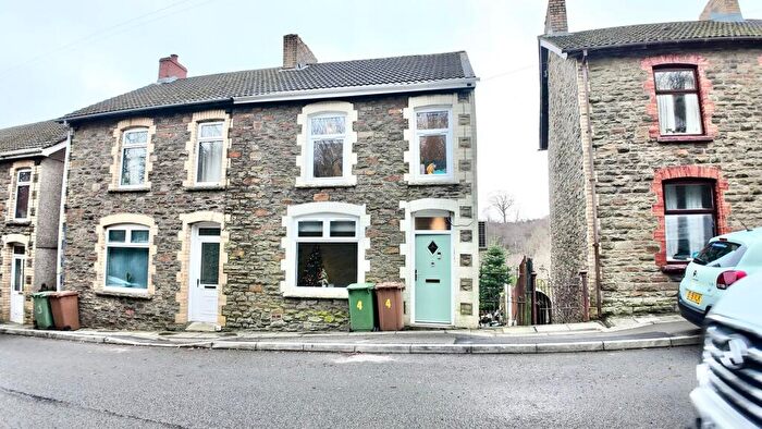 3 Bedroom End Of Terrace House For Sale In Bute Place, Aberbeeg, NP13