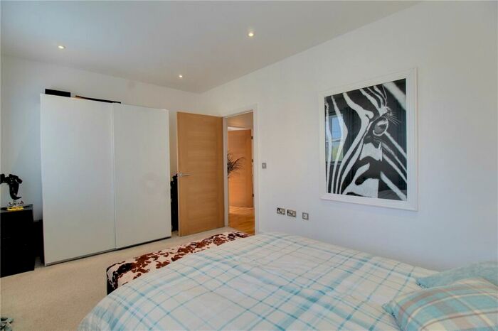1 Bedroom Flat For Sale In Bartley Way, Hook, RG27